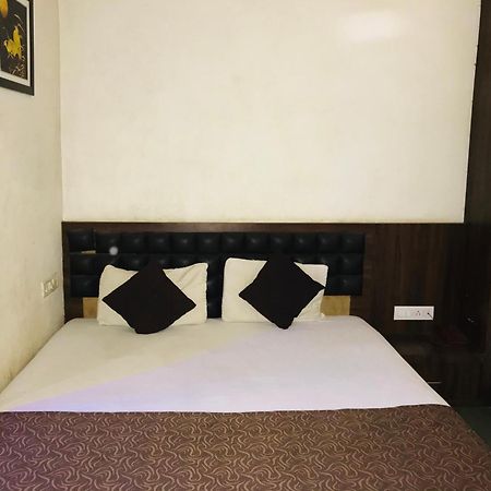 Liva Rooms Nashik Exterior photo
