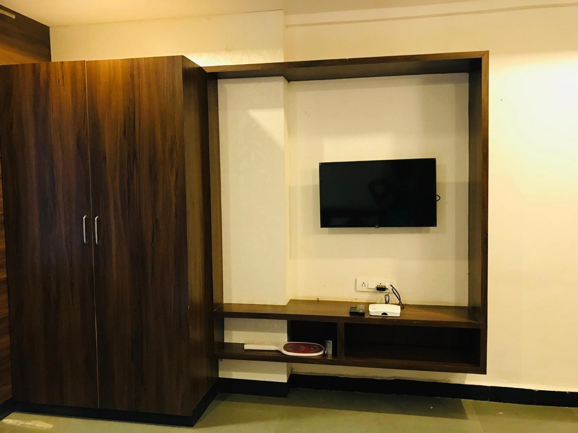 Liva Rooms Nashik Exterior photo