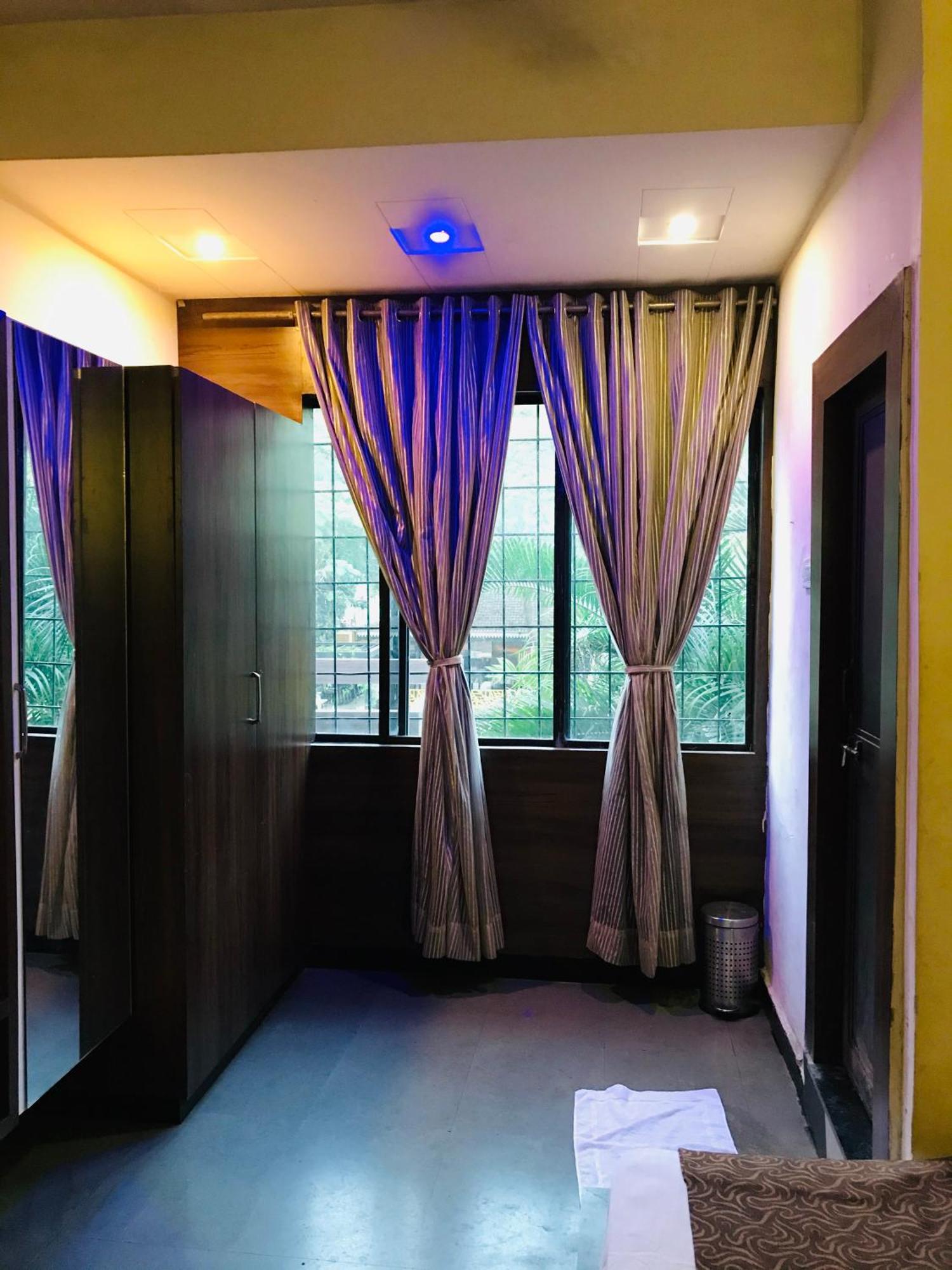 Liva Rooms Nashik Exterior photo