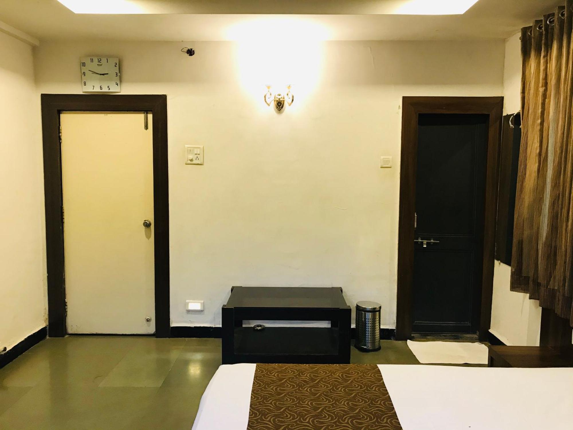 Liva Rooms Nashik Exterior photo